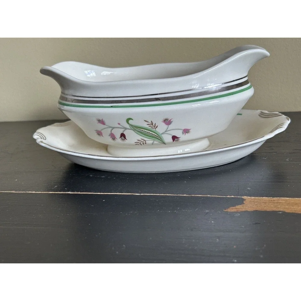 Syracuse Old Ivory Gravy Boat With‎ Attached Under plate
